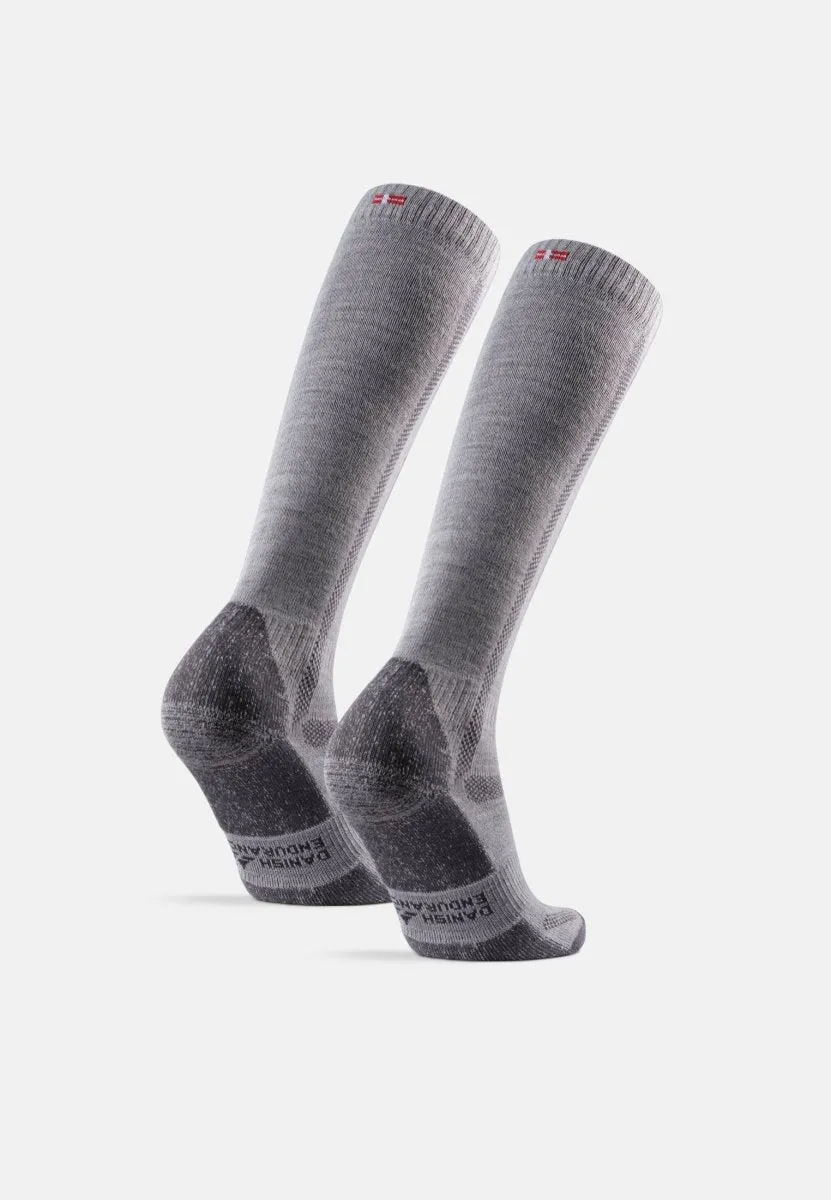 KNEE-HIGH MERINO HIKING SOCKS