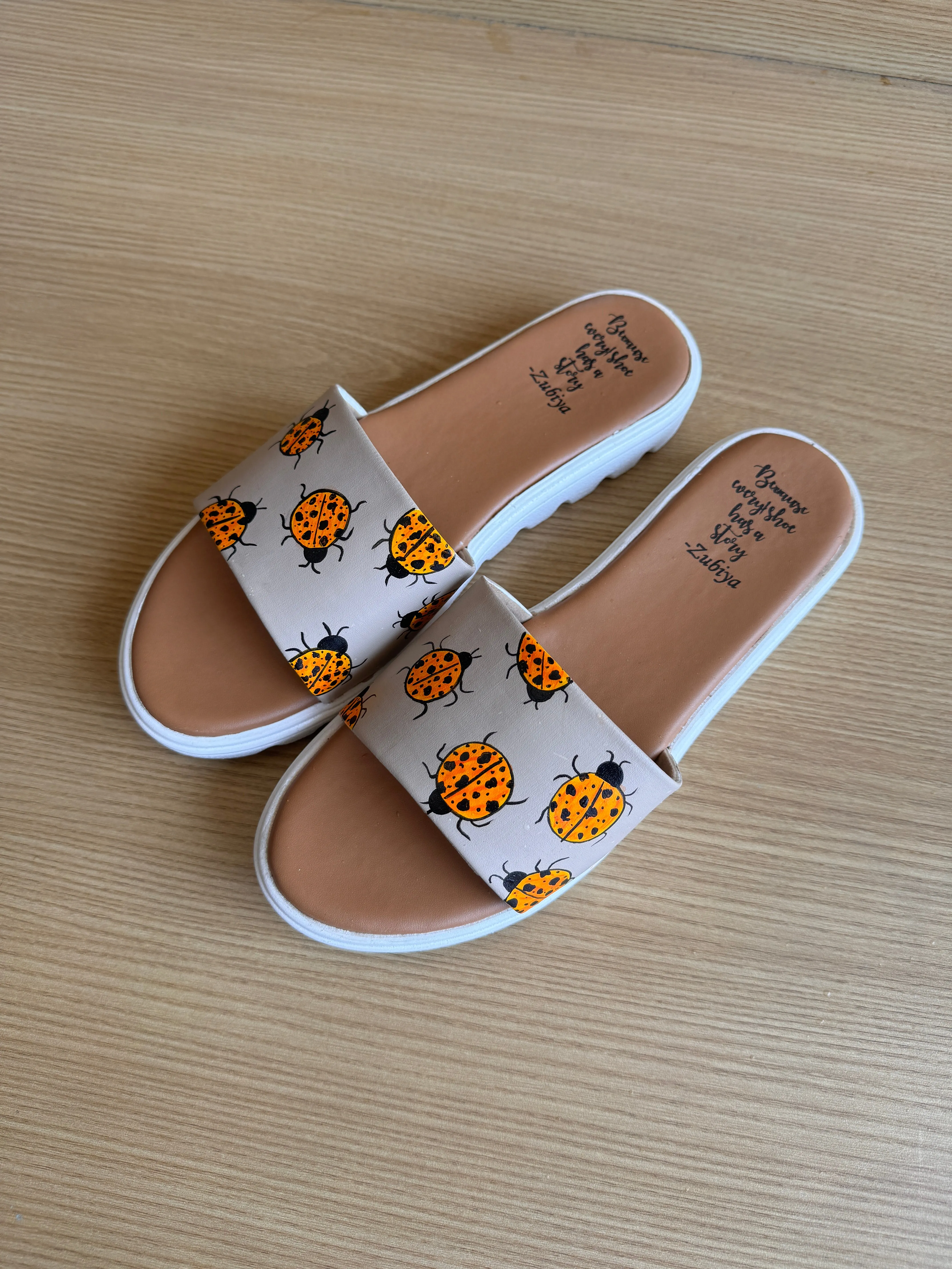 Tapioca Bug slides white sole slider