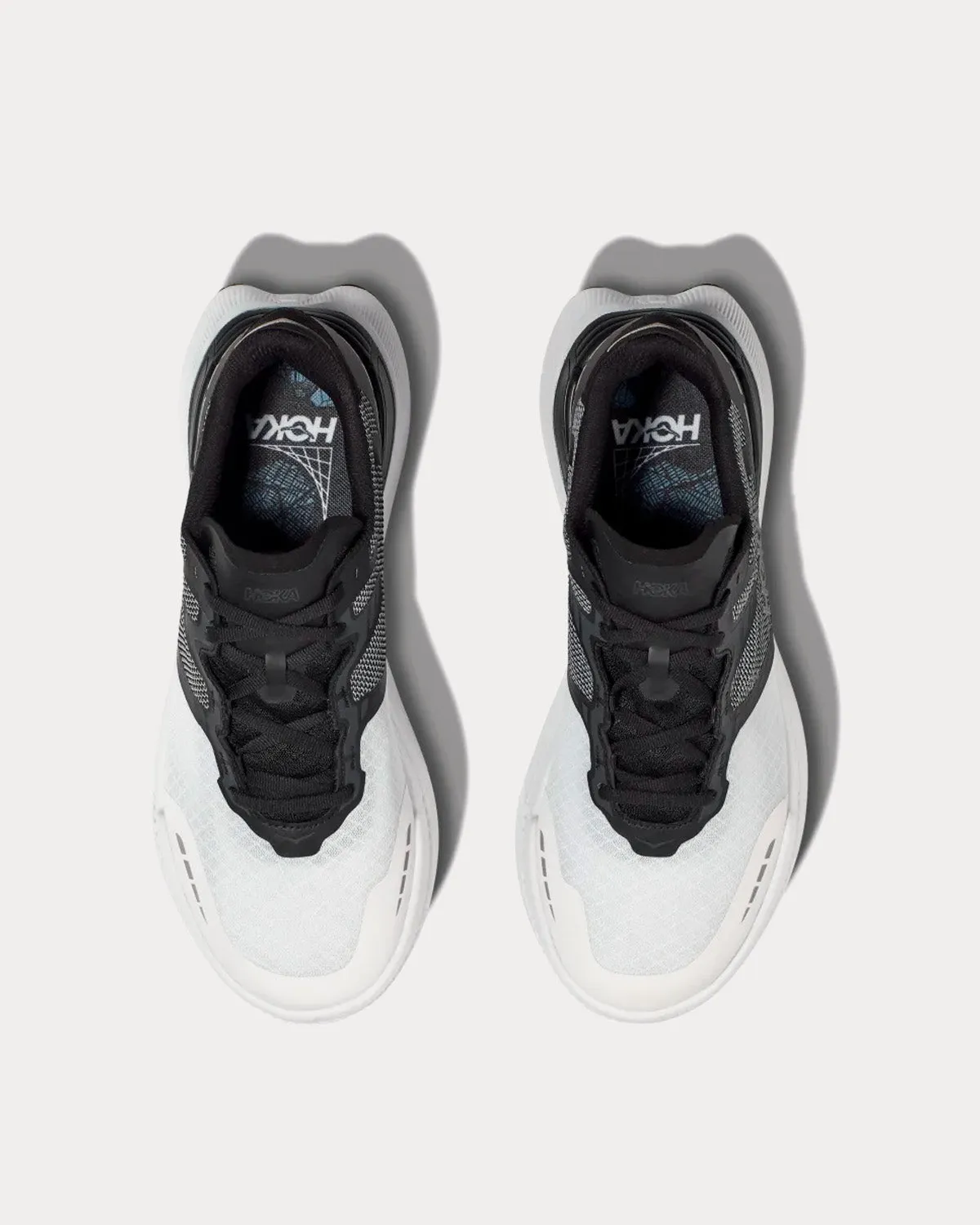 Transport X White / Black Running Shoes