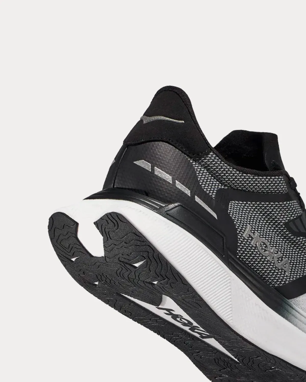 Transport X White / Black Running Shoes